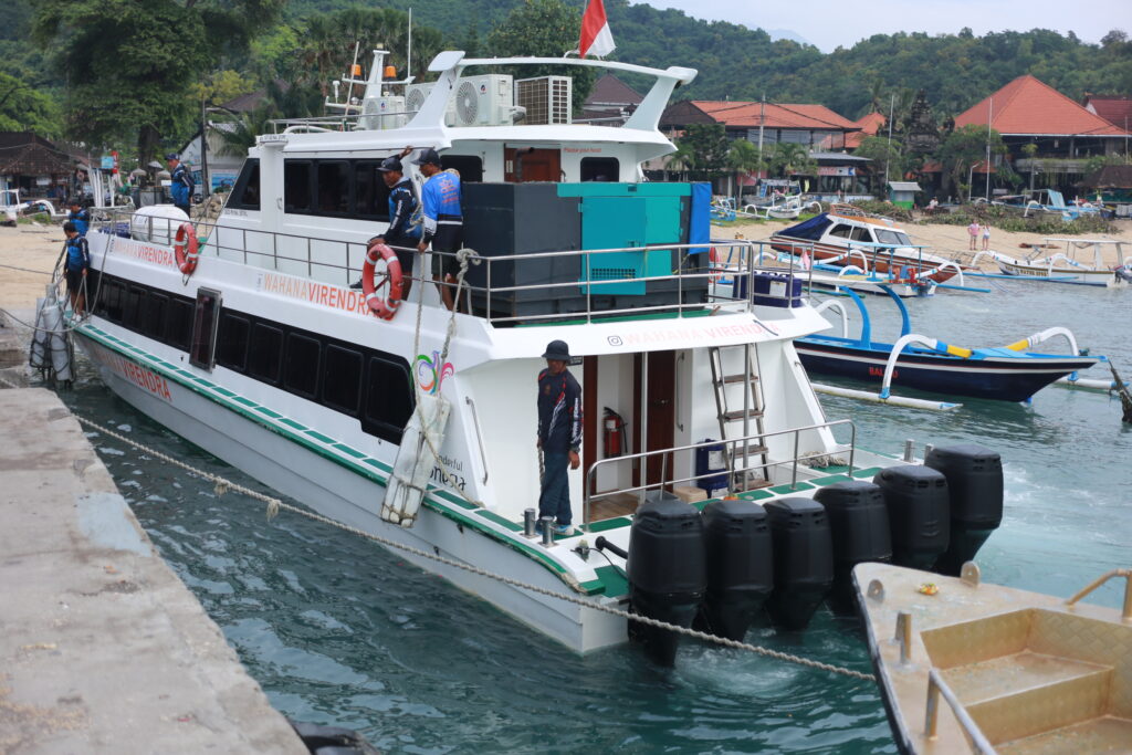 what to know fast boat bali