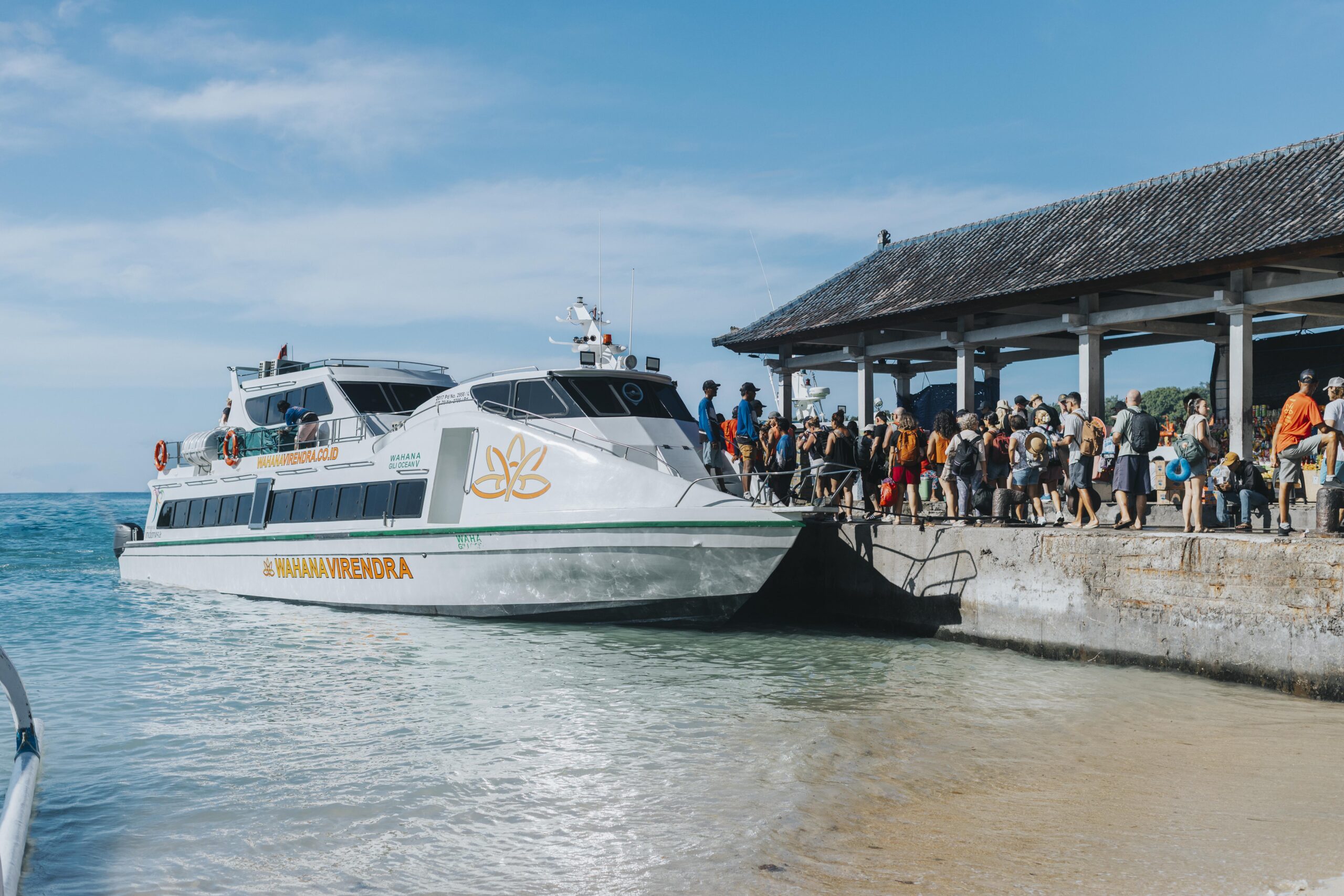 fast boat boarding