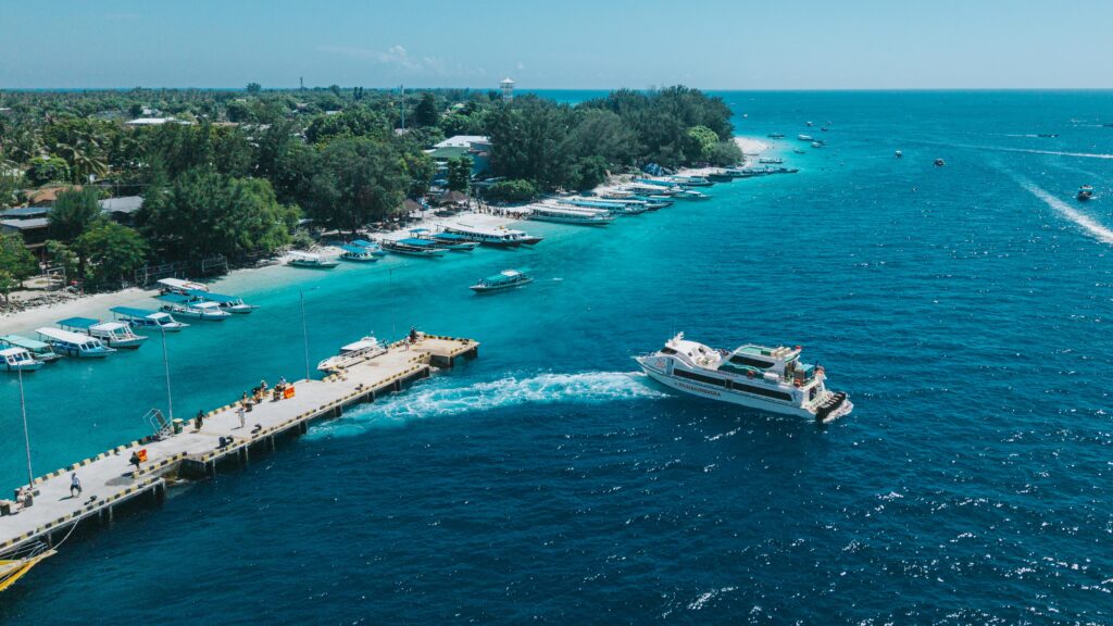 fast boat dari padang bai