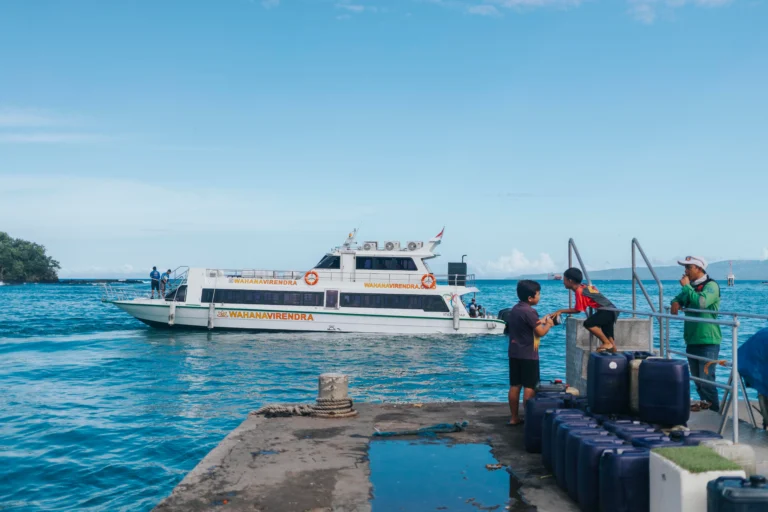 fast boat morning trip